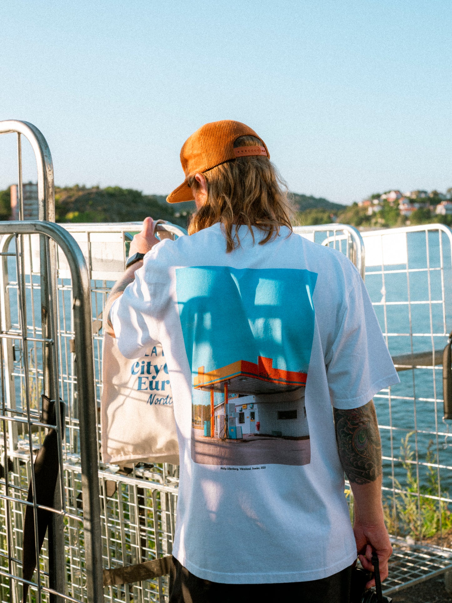 CGE x La Mer Nordique Bensinmack Tee