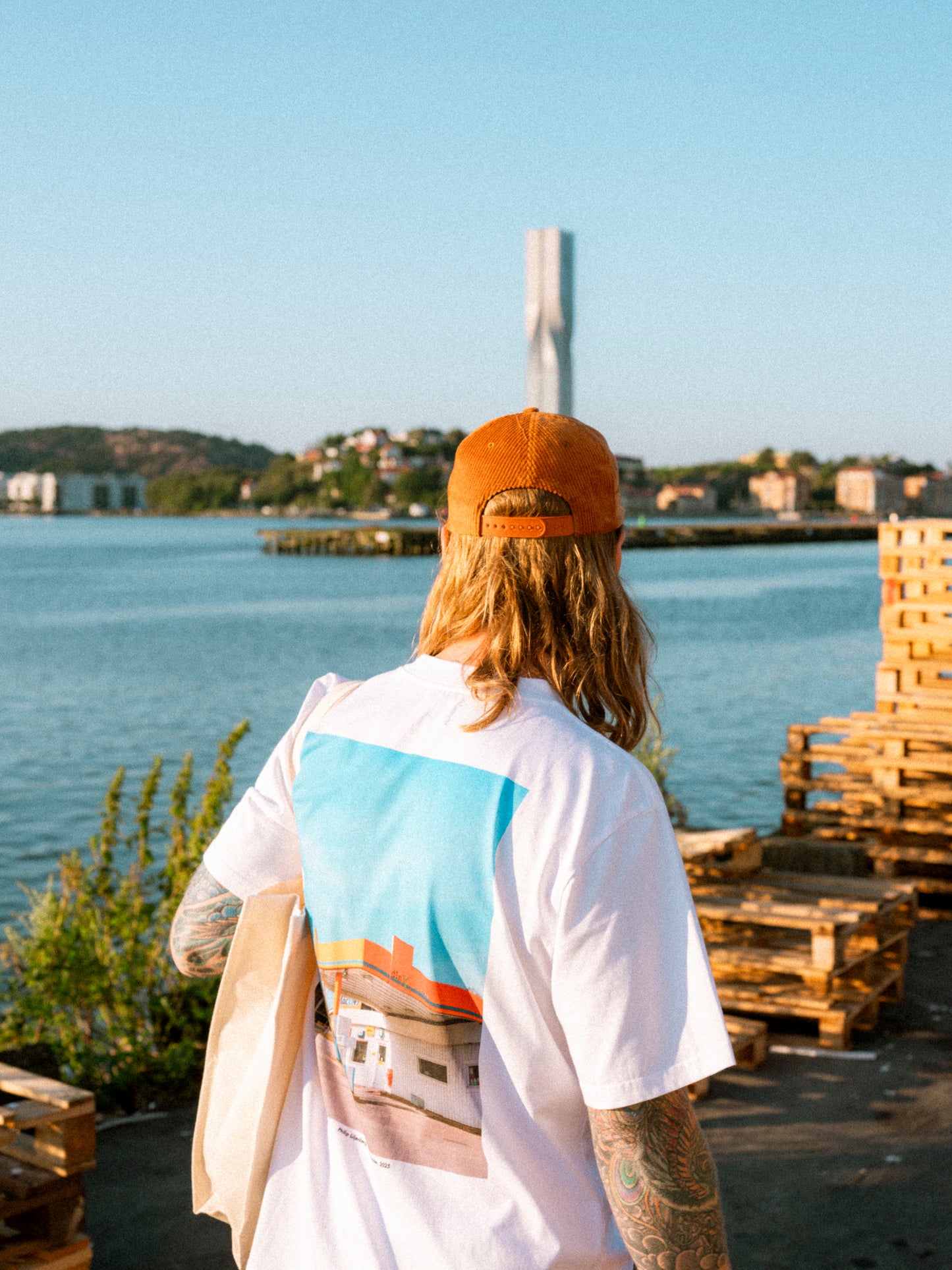 CGE x La Mer Nordique Bensinmack Tee