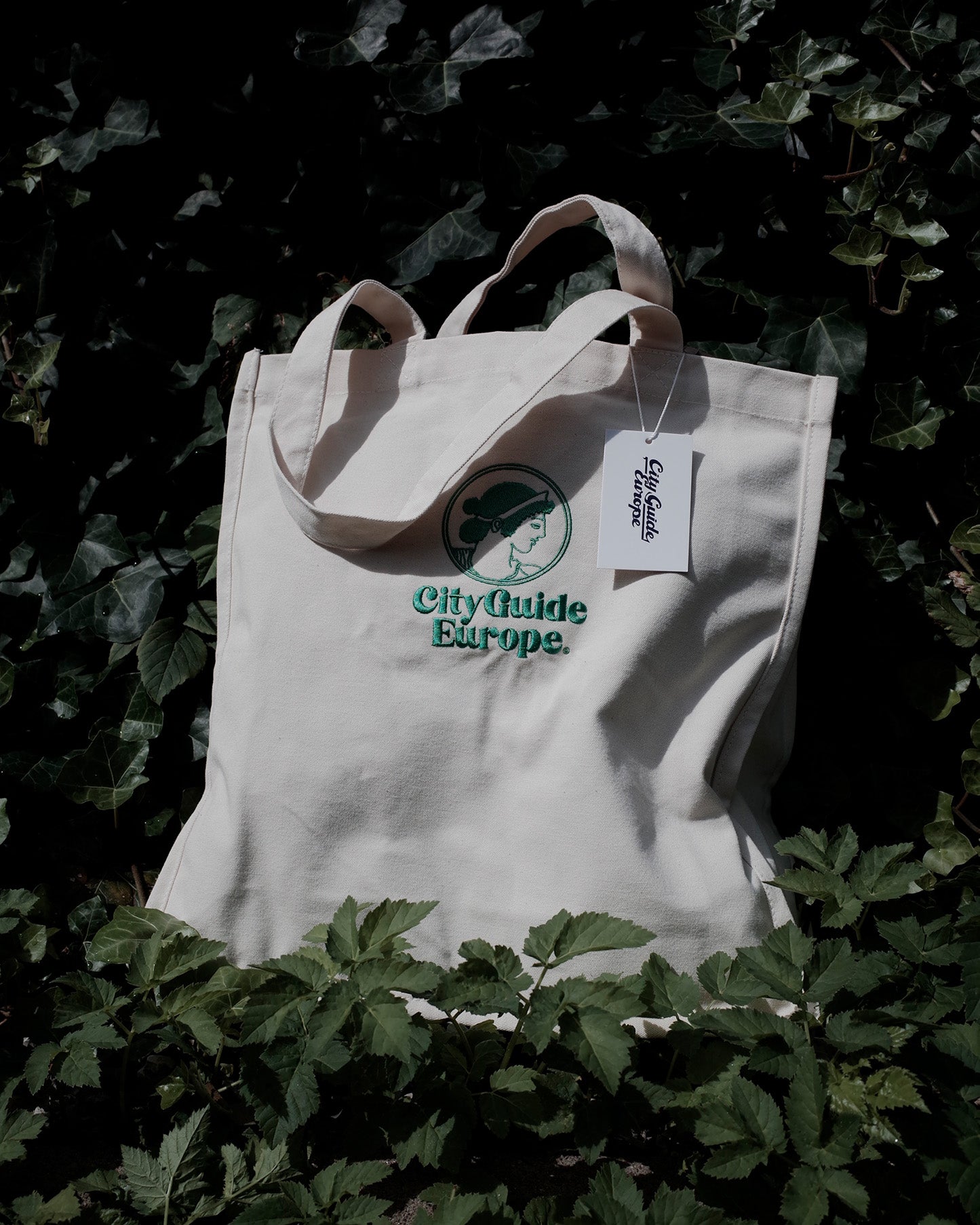 Heroine Embroidery Tote Bag Natural/Green